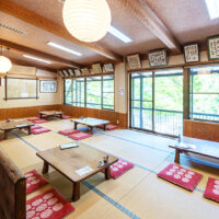 山鳩湯　お食事処　座敷